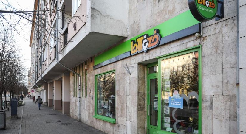 Tombol a láz a vármegyében: másfélszeresére ugrott a forgalom a szilveszteri szuperlottó miatt