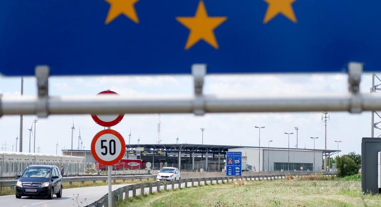 Orbán Viktor aláírta, módosítják a magyar–osztrák határátkelőkről szóló megállapodást