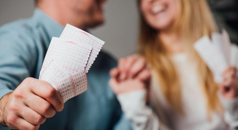 Pár óra és kiderül, ki lesz a 7 milliárd forint nyertese a Szilveszteri Szuperlottón