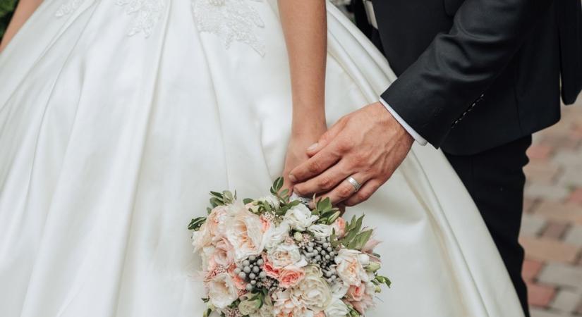 Gyönyörű helyen nősült meg karácsony után a deszki valóságshow-nyertes