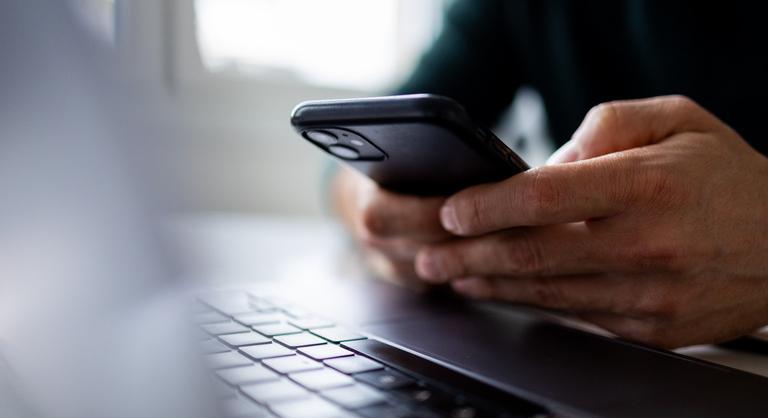 Így zsarolják intim képekkel a férfiakat Magyarországon