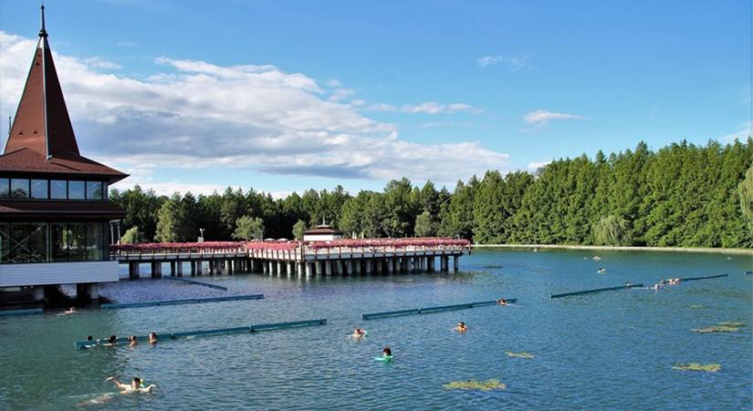 Indulhat az ikonikus Hévízi Tófürdő teljes megújulása