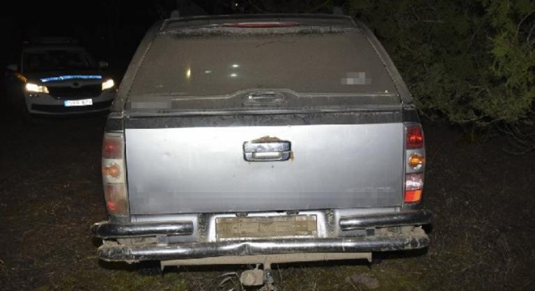 Ellopott egy kocsit, megtankolt, reggelizett és fürdőbe ment a járműben talált pénzből