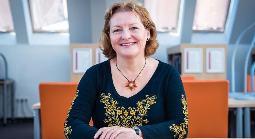 Miért öntöttek ólmot és főztek gombócot a lányok? Régi szilveszteri szokásokat kutattunk