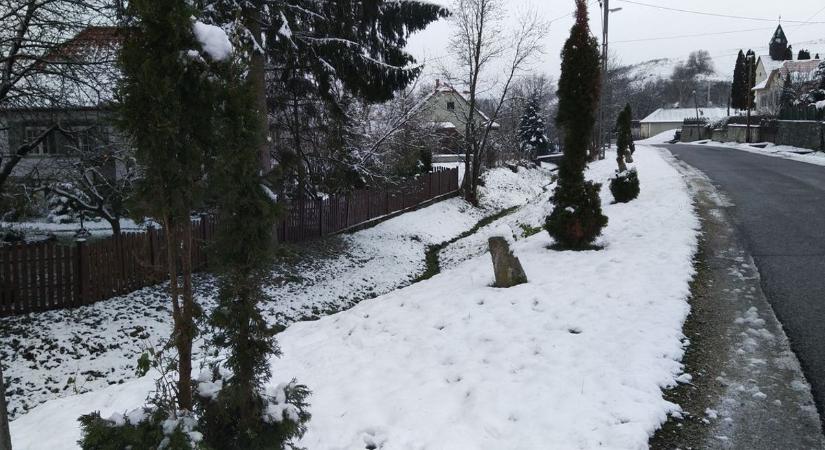 Rettegés uralkodik egy hevesi faluban: ide már a taxisok sem mernek behajtani