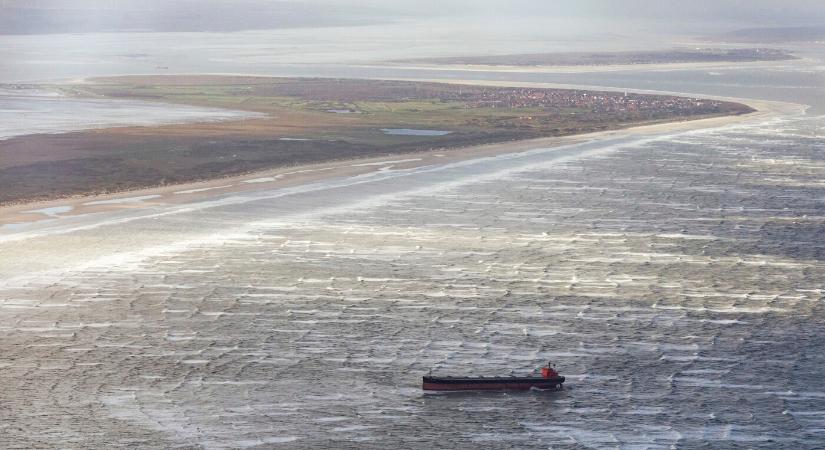 Finnországban lefoglaltak egy hajót, amely a hatóságok gyanúja szerint megrongált egy vezetéket
