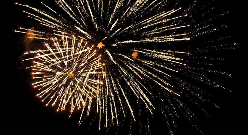 Szilveszter: akár 200 ezres bírság is járhat, ha ezeken a helyeken tűzijátékozik
