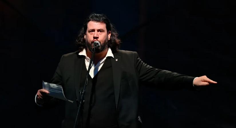 Puzsér Róbert szerint a vendégei bőrkabátos idegeneket láttak a lakásában