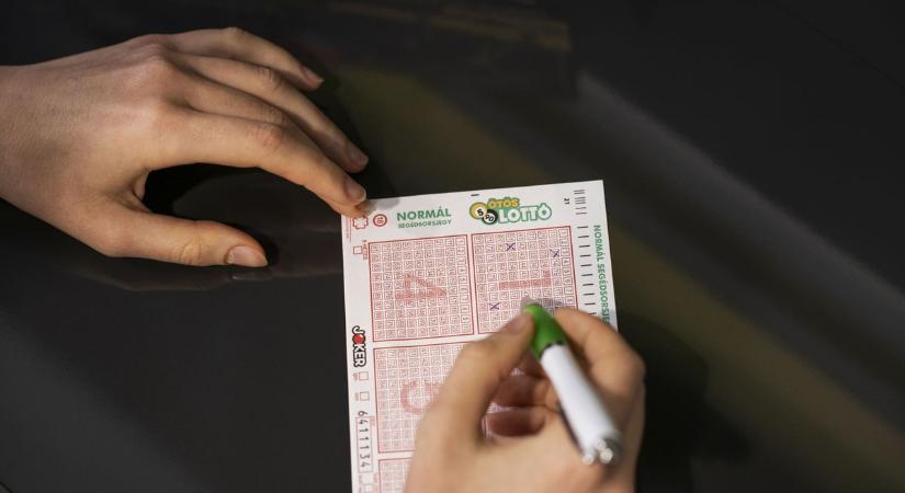 Már csak órák kérdése: gazdára talál-e a 7 milliárdos szilveszteri főnyeremény?