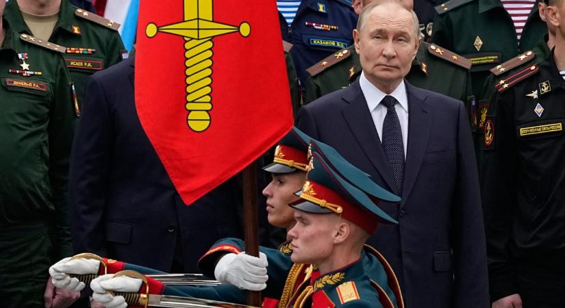 Putyin győzelmet ígért újévi beszédében, a béke szót ki sem ejtette a száján