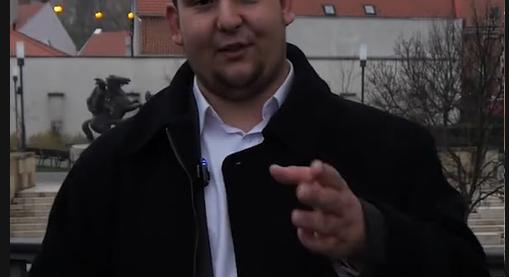 2025 szilveszterére megérkezett hozzánk Villangó Máté, a Munkáspárt egri időutazója