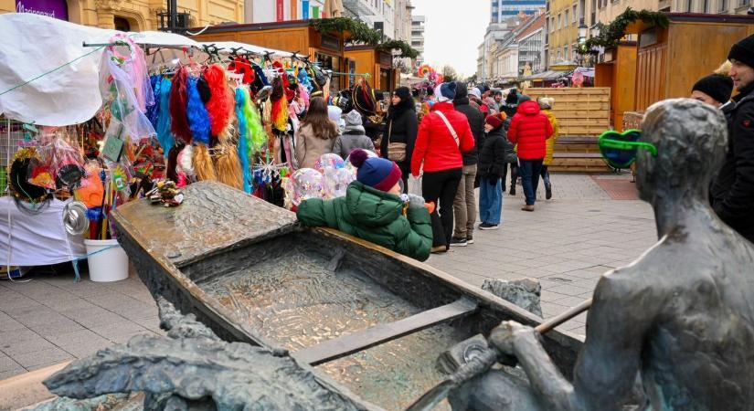 Így búcsúzott Győr az óévtől - Fotógaléria a belvárosi forgatagról