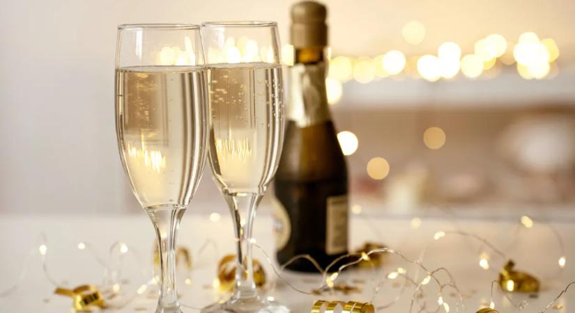 Isten hozzád: ezért koccintunk pezsgővel szilveszterkor