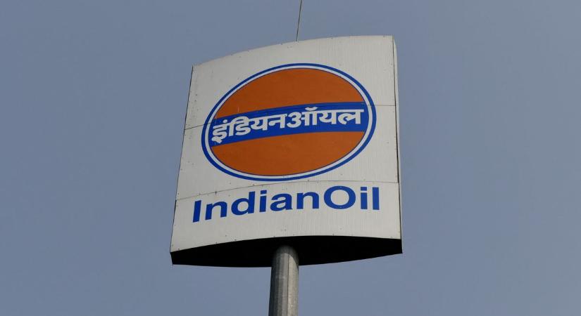 Elkezdődött: Moszkva egyik legfontosabb szövetségese engedi el az orosz olajat – Washingtonnal nem mernek ujjat húzni?