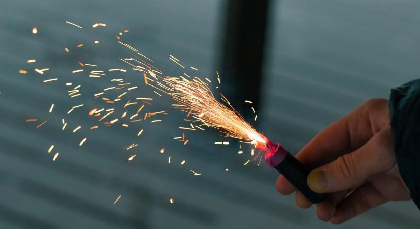 Hatalmas lángok csaptak fel – Pirotechnikai eszköz okozhatott riadalmat a Római körúton