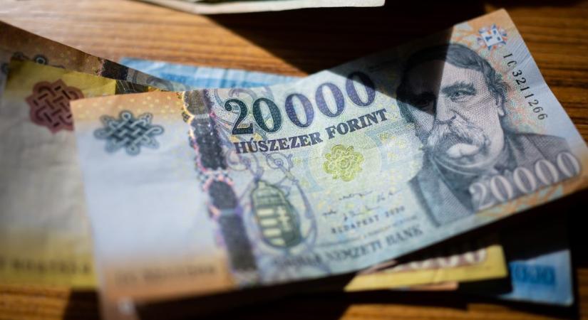 Az év utolsó napján osztott szét 12 milliárd forintot a településeknek a kormány