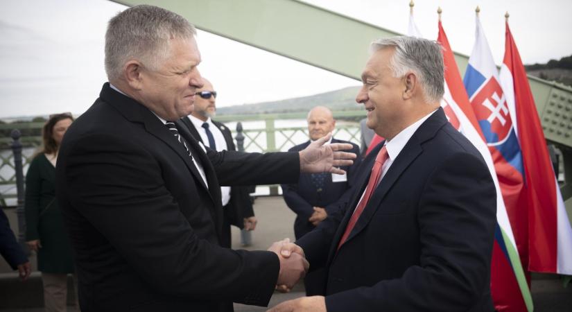 Benes-kártyák kiosztva