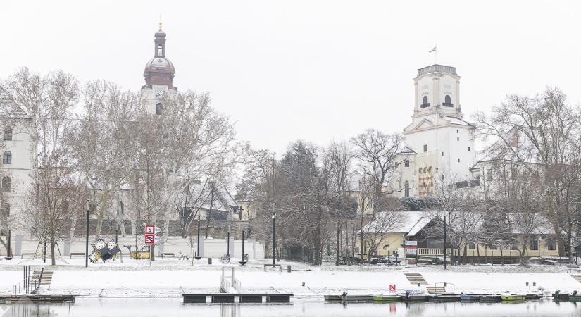 Délutánra a nap is kisüthet