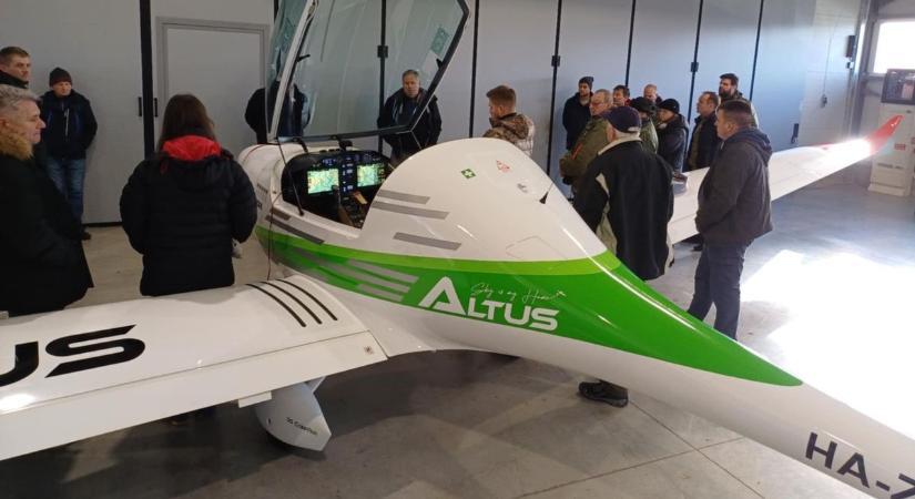 Új repülőgéppel búcsúztatták az óévet a börgöndi légibázison (galéria)