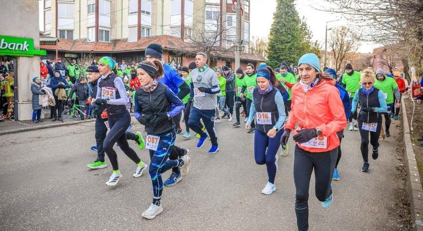 Futólépésben búcsúztatták az óévet Dombóváron (galéria)