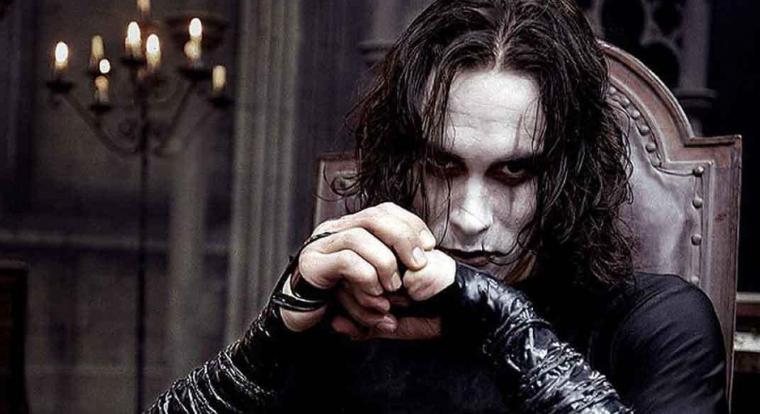 Majdnem teljesen más lett A holló folytatása