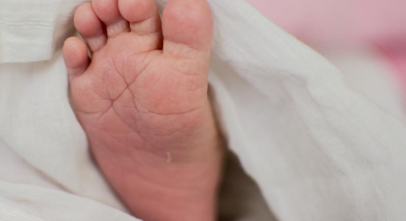 Kistarcsán született az év első babája