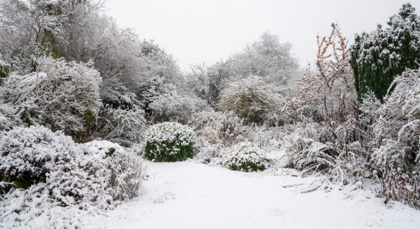 Év végére megérkezett a hó: ebben a térségben minden kifehéredett itthon