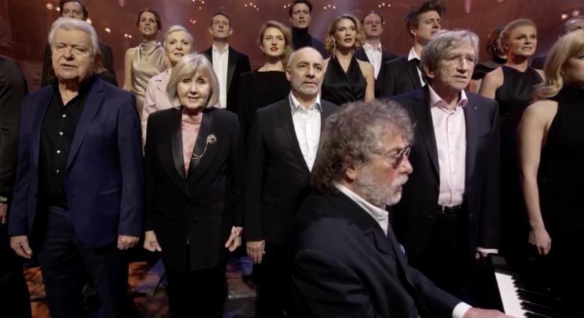 Így szólt a Himnusz a Vígszínház társulától, Presser Gábor zongorajátékával