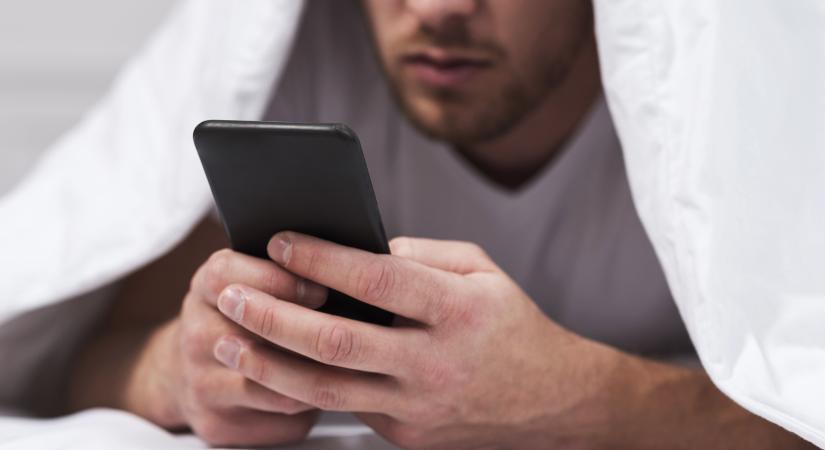 Intim fotók: férfiak is célpontjai a zsarolásnak