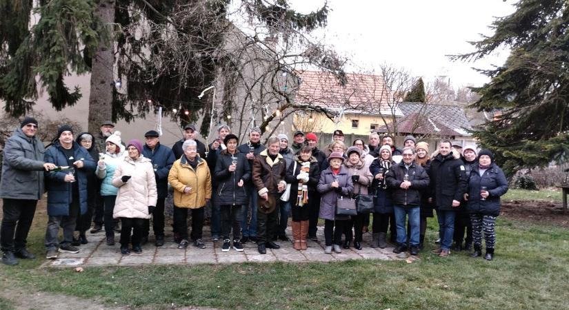 Búcsú az Óévtől – koccintottak a csepregi borászok