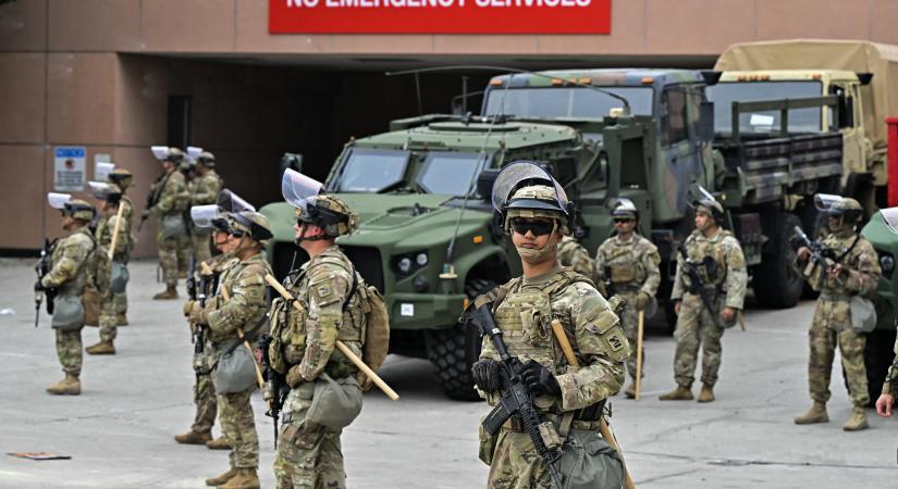 Trump bejelentette, hogy kivonják a Nemzeti Gárdát Chicagóból, Los Angelesből és Portlandből