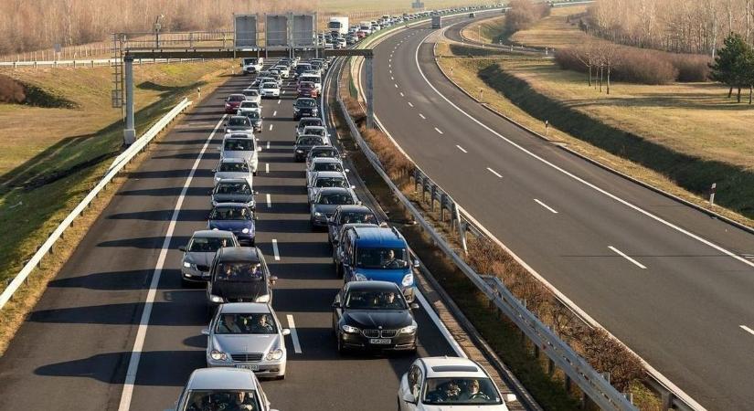 Mutatjuk, meddig érvényesek a 2025-ös éves autópálya-matricák