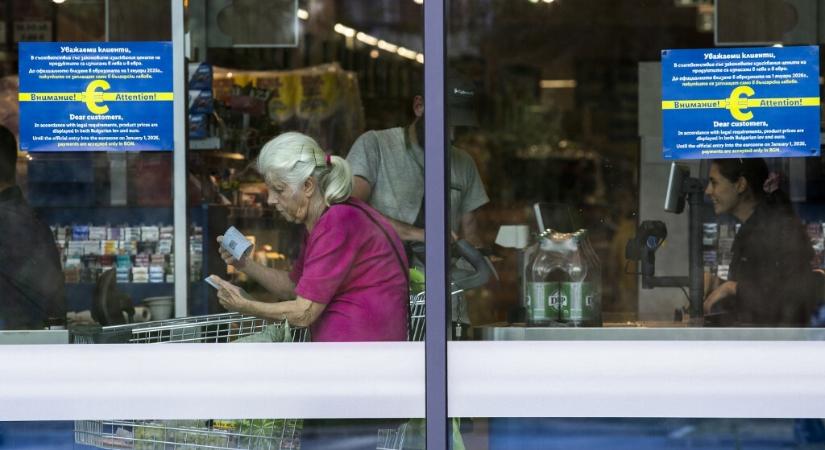 Miközben Bulgária épp bevezeti az eurót, Orbán költséges parkolópályán tartja Magyarországot