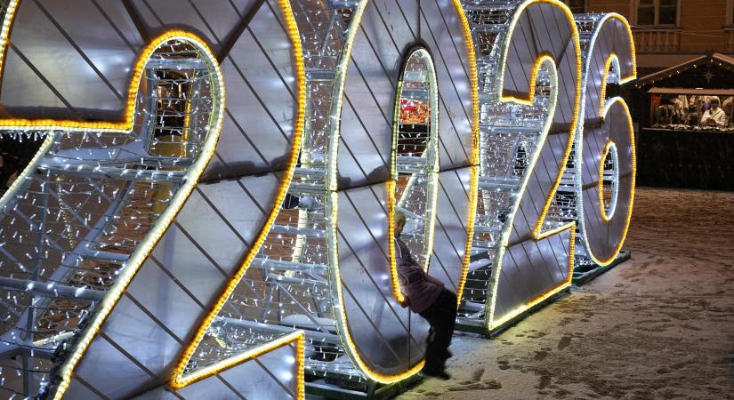 A világ együtt köszöntötte az újévet: nagyvárosok utcáin és egzotikus partokon ünnepeltek – FOTÓK