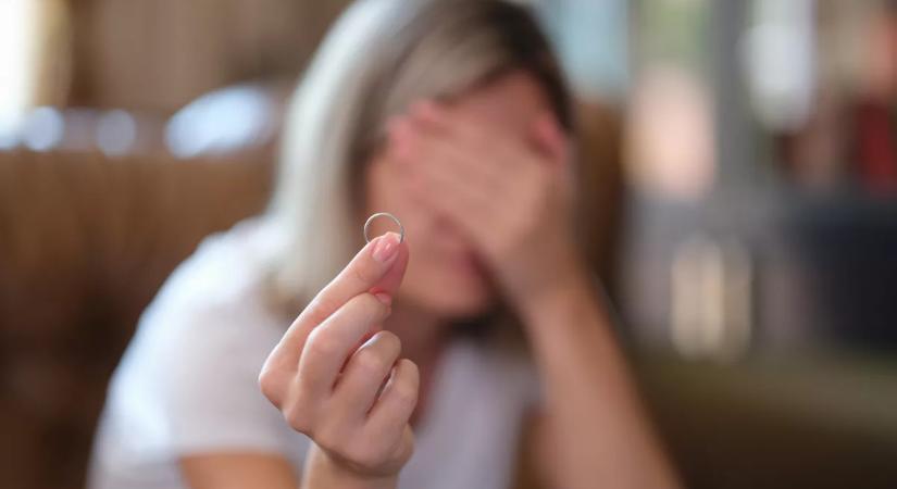 Megérkezett a baba, majd megcsörrent a telefon: a nő megtudja férje titkát