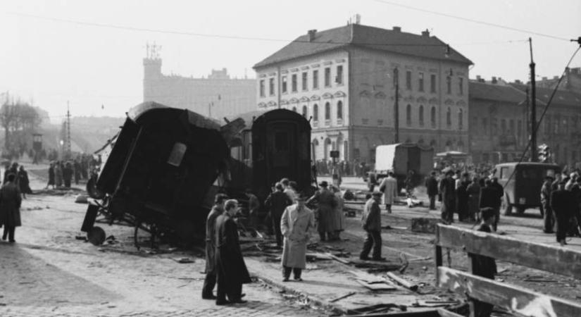 Te is elsétálsz mellette: időkapszulát találtunk 1956-ból – videó