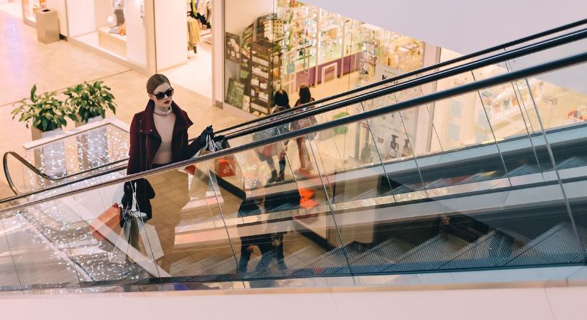 Egymás után zárja be az üzleteit a magyarok egyik kedvenc ruhaboltja