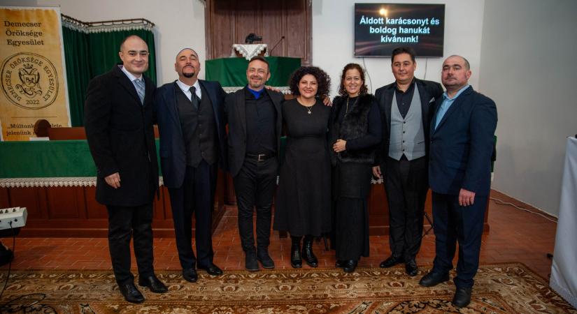 Öt felekezet kántora tartott lélekemelő hangversenyt a demecseri református templomban (Videóval!)
