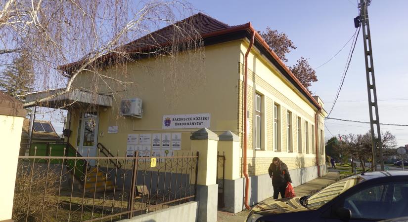 Bakonszeg pénzt számol, jövőt épít