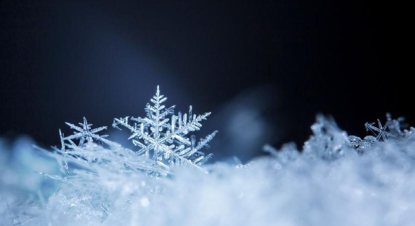 Hogyan alakul ki a hópehely? Íme a válasz!