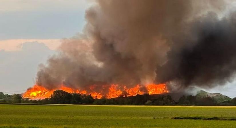 Rejtélyes tűz pusztított Cegléden, furcsa dologról suttognak a helyiek