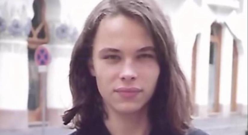 A helyes fiúból napjaink legsármosabb magyar színésze lett: felismered a fotón?