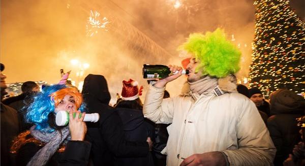 Ez történt szilveszter éjszaka: volt verekedés, rablás, rongálás és tiltott tűzijátékozás is