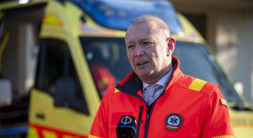 Csaknem 4 ezer esetben segítettek a mentők