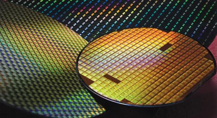 A jogvitába fulladt chipgyártás miatt globális hiány fenyeget