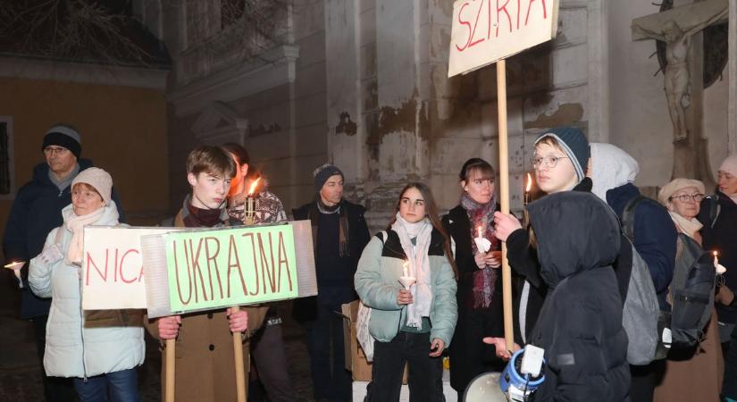 Fáklyás menet a békéért – ismét Pécs utcáira hív a Szent Egyed Közösség