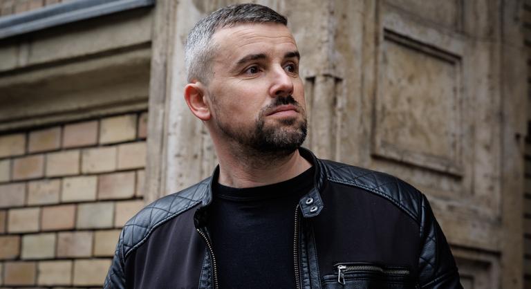 „Majd iszom a véred” – Jakab Péter elszabadult a Facebookon szilveszter éjjel és kiosztotta a kommentelőket