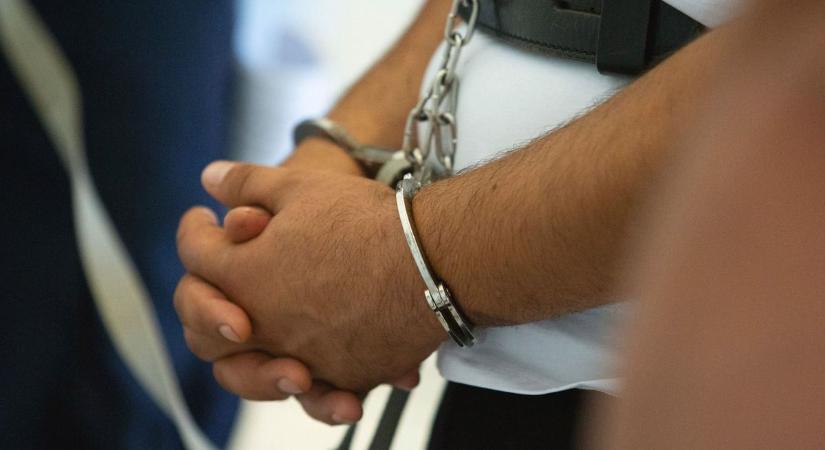 Késsel fenyegette az ügyeletes orvost a negyvenes férfi