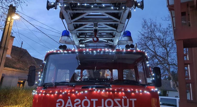 Jákfán autó égett a tűzijáték miatt, Velencén a tóba fagyott egy hattyú – szilveszteri riasztási körkép