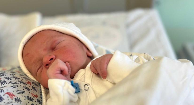 Kisfiúk 2026 első székelyföldi babái